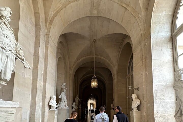 Private Full Day Tour to Versailles and Giverny from Paris with Hotel Pick Up