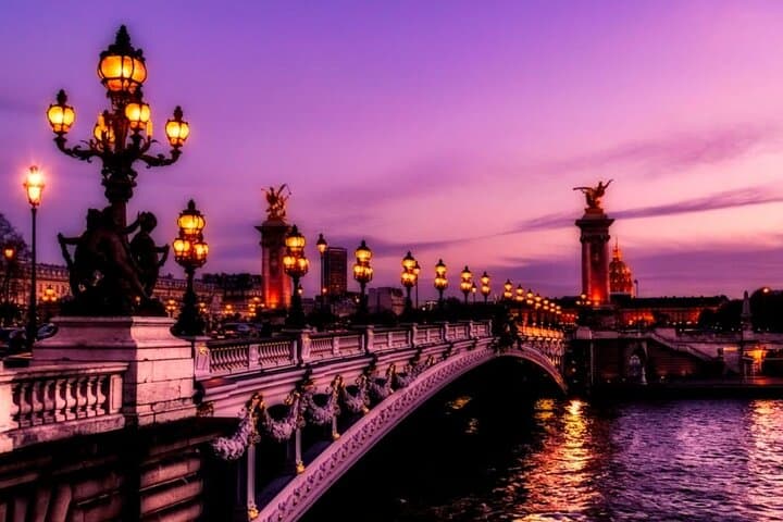Louvre (no ticket) & Big Paris City Walking Tour with Audioguide