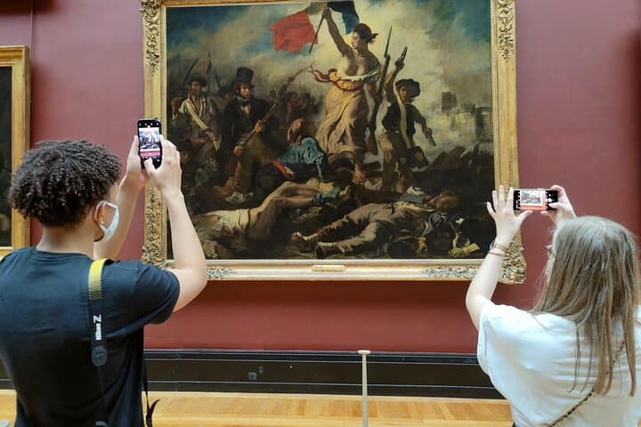 Louvre (no ticket) & Big Paris City Walking Tour with Audioguide