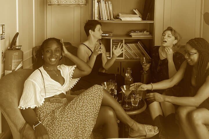 Erotic Tour and Language Workshop in Paris