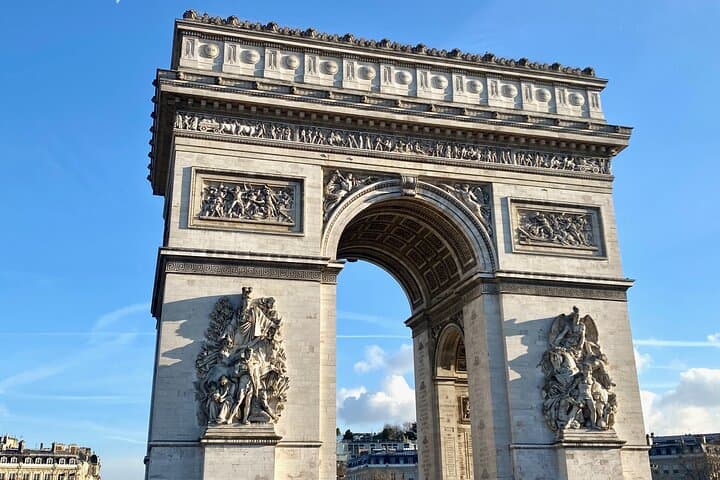 Private Full-Day Paris Tour: 7 Iconic Sights by Mercedes
