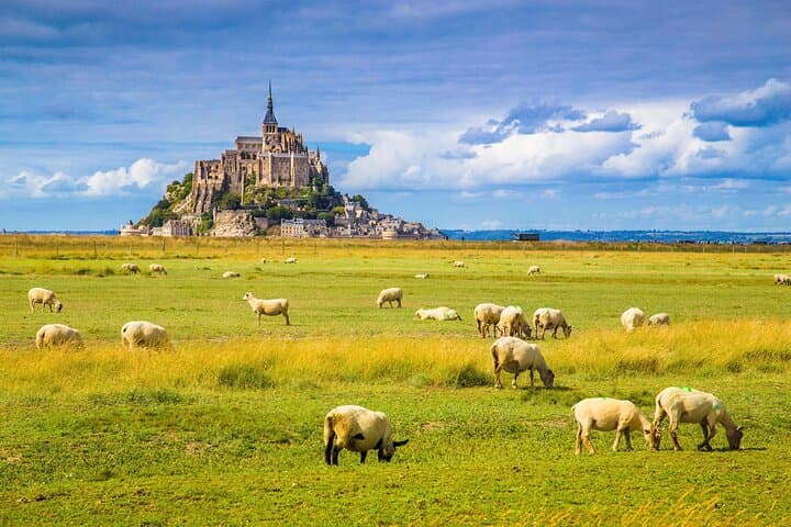 Mont Saint-Michel Island Walking Tour with Audioguide (no ticket)