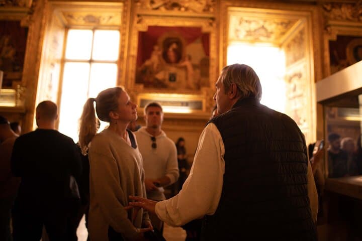 Highlights of the Louvre: Semi Private Tour with max 6 People
