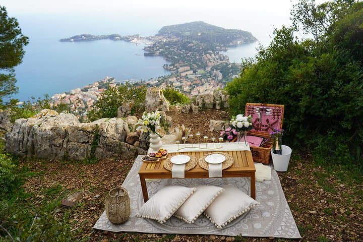 Private Painting Experience with Picnic in Nice