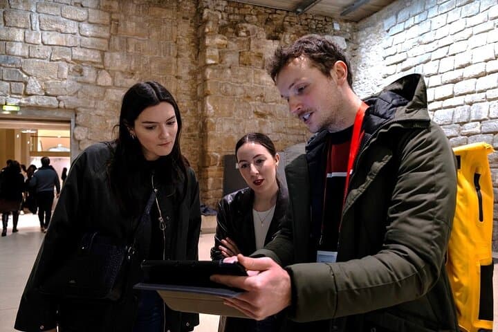 Paris Louvre 6-people Tour with Pre-Reserved Tickets