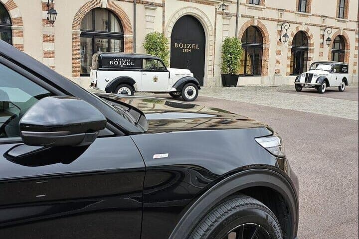 Private transfer to Reims or Epernay : one way OR 8 hours tour