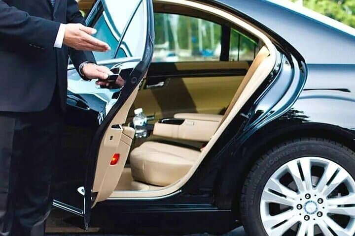 Private One-Way Transfer from Paris to Paris Orly Airport