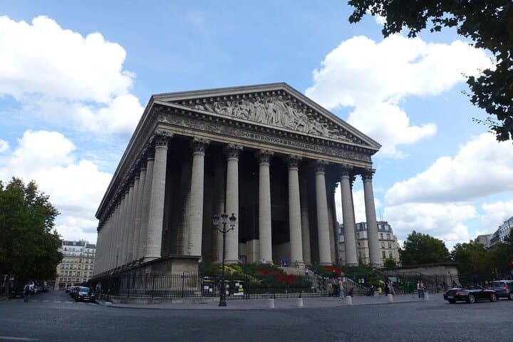 Christmas Flow Movie Locations Private Tour in Paris