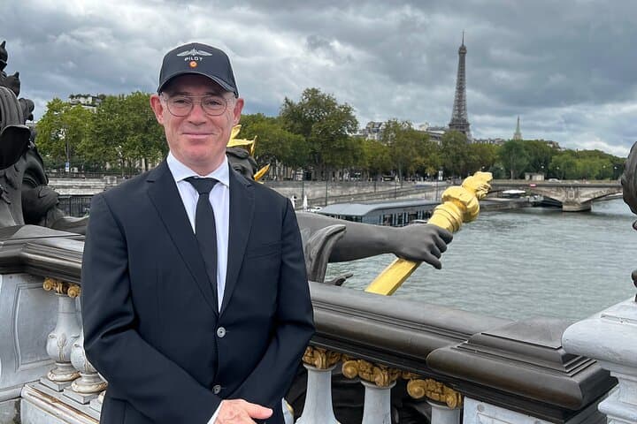 On the Alexandre III Bridge