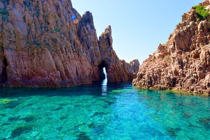 Small arch of Capo Rosso