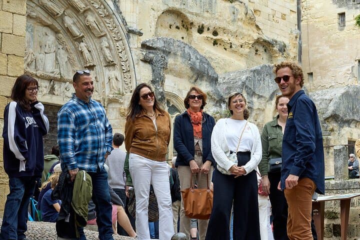 Saint-Émilion day tour: village visit, Châteaux and lunch