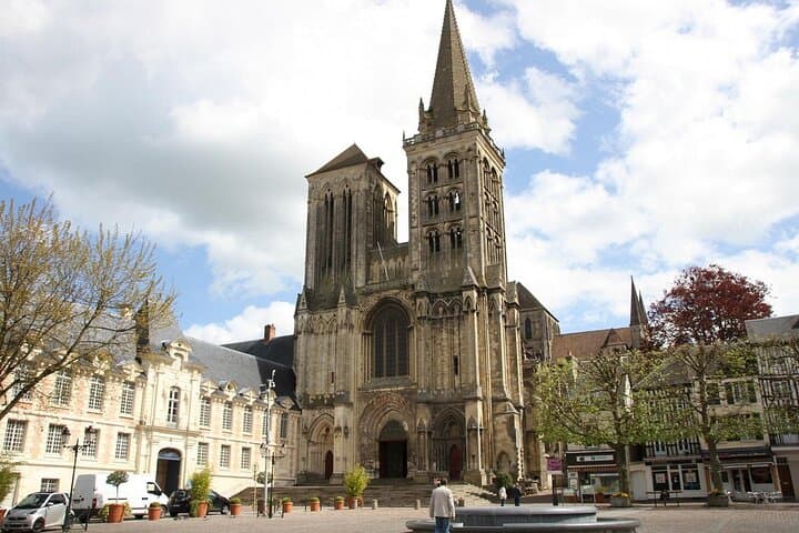 Private Guided Tour to Lisieux in the Footsteps of Saint Theresa