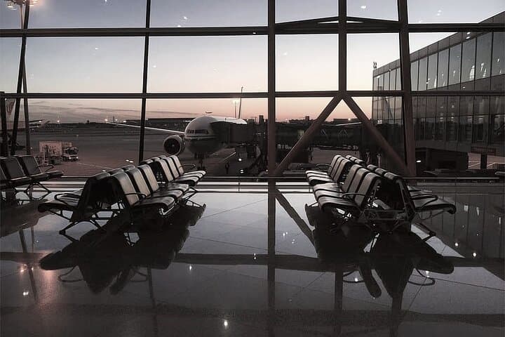 Private Chauffeured Transfer between CDG Airport and Paris