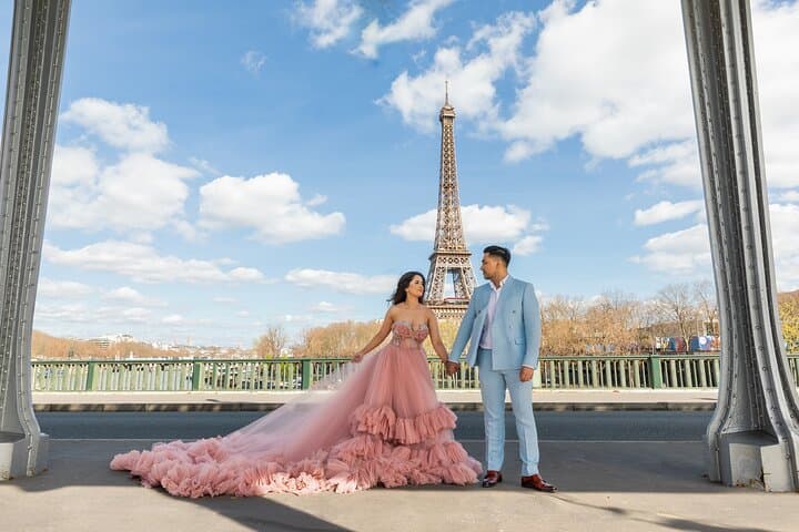 Private Photoshoot Experience of Eiffel Tower in Princess Dress