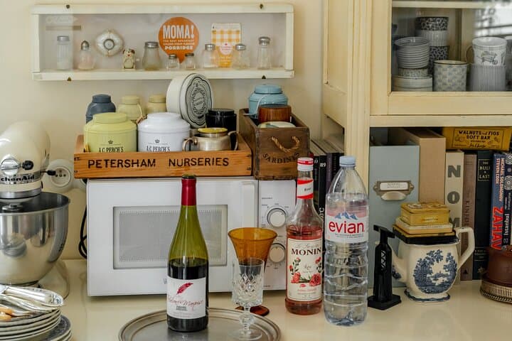 Soufflé Class & Brasserie Lunch with Champagne in Parisian Home