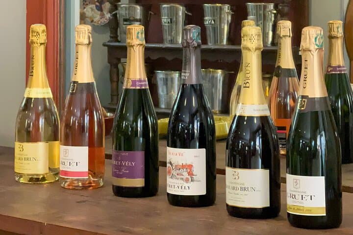 A wide Champagne choice that you can also buy in the shop