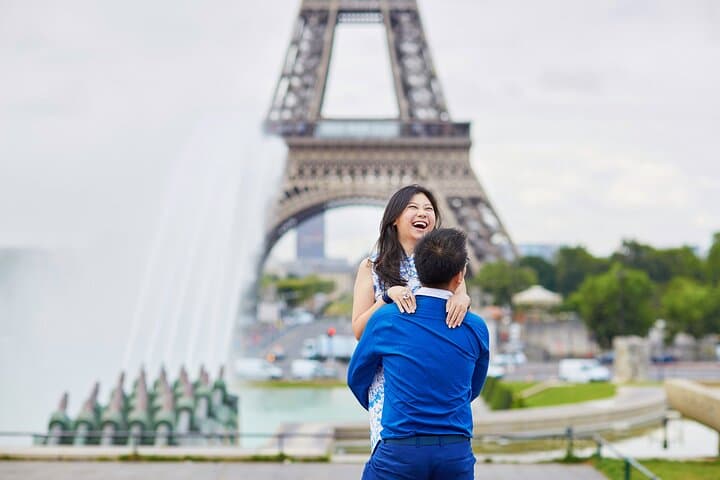 Private Proposal Photoshoot in Paris