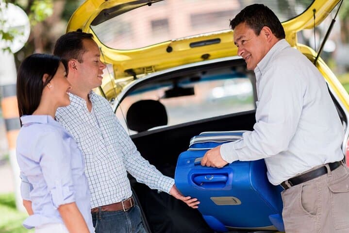 Private One way Transfer from Bordeaux to Bordeaux Airport