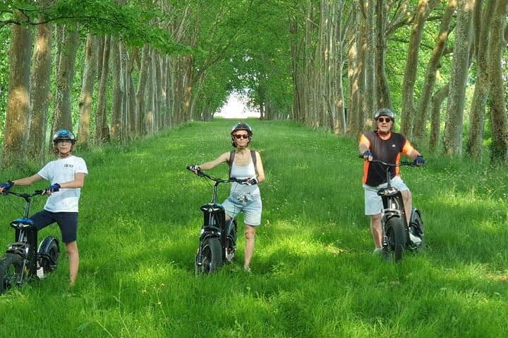 Off-road scooter tour tasting 2 wines in La Louvière