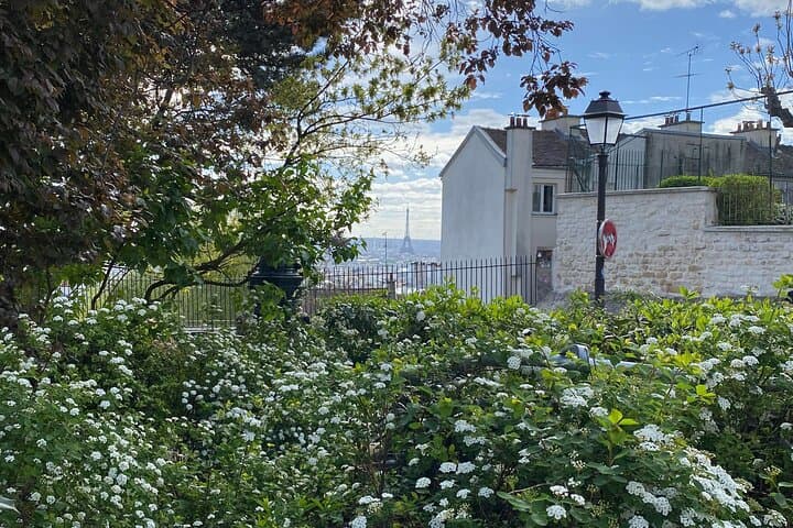 Montmartre and Sacre Cœur Guided Walking Tour in Paris
