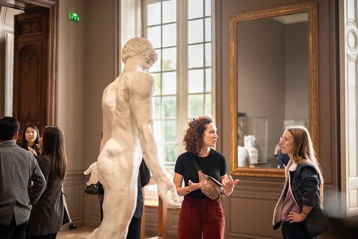 Flora guiding a private visit in Rodin Museum