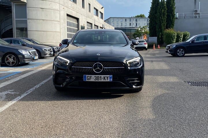 Private Transfer Paris from and to Airport (CDG, Orly, Beauvais)