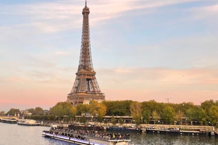 Paris: Rivercruise and Louvre guided tour SEMI PRIVATE