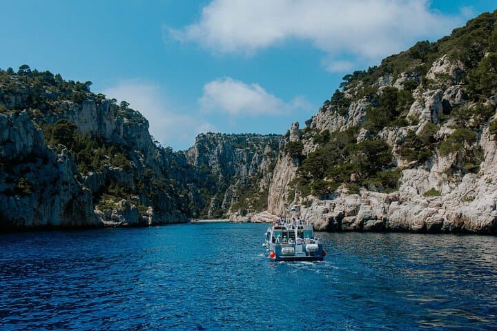 Mediterranean Dolce Vita: Cassis, Calanques Boat Ride & Appetizer
