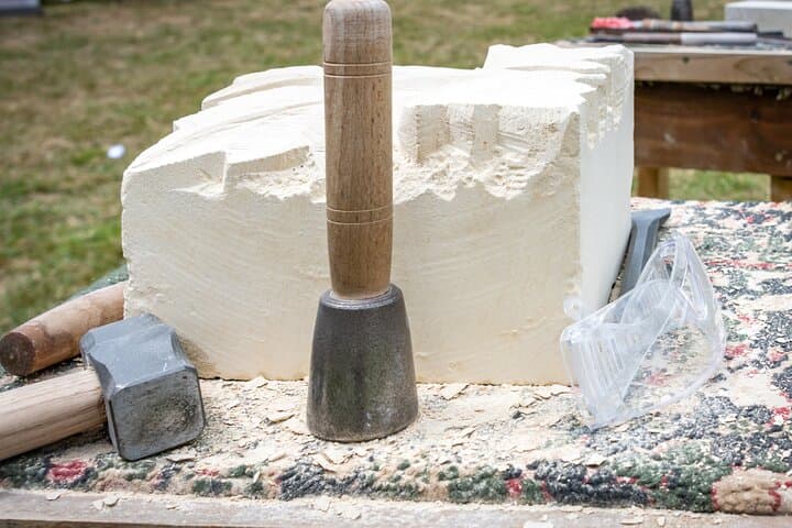 Saint-Denis: Blacksmithing, stone cutting, cathedral builders