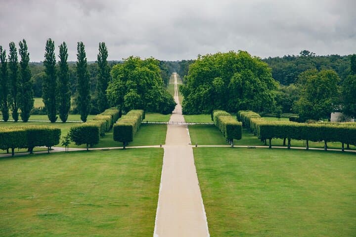 Chambord Enchantment: Exclusive Private Guided Walking Tour