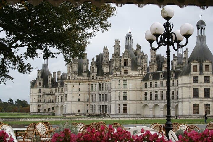 Chambord Enchantment: Exclusive Private Guided Walking Tour