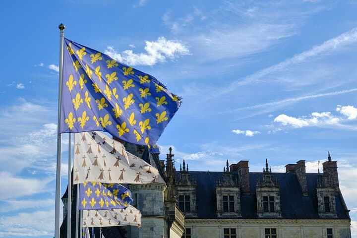 Private Day Tour in Chambord Chenonceaux and Amboise from Paris