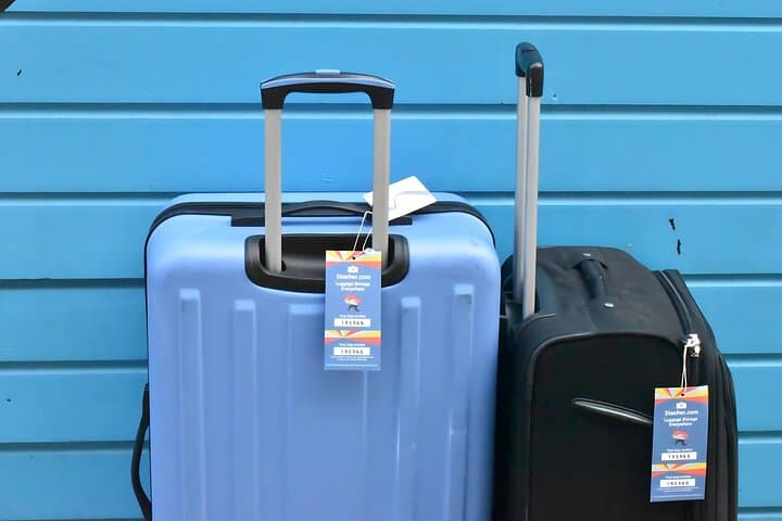 Paris: Luggage Storage close to Louvre Museum