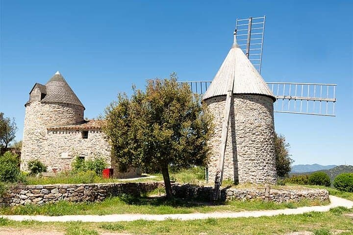 Visit to the Faugères Vineyards with Picnic from Béziers