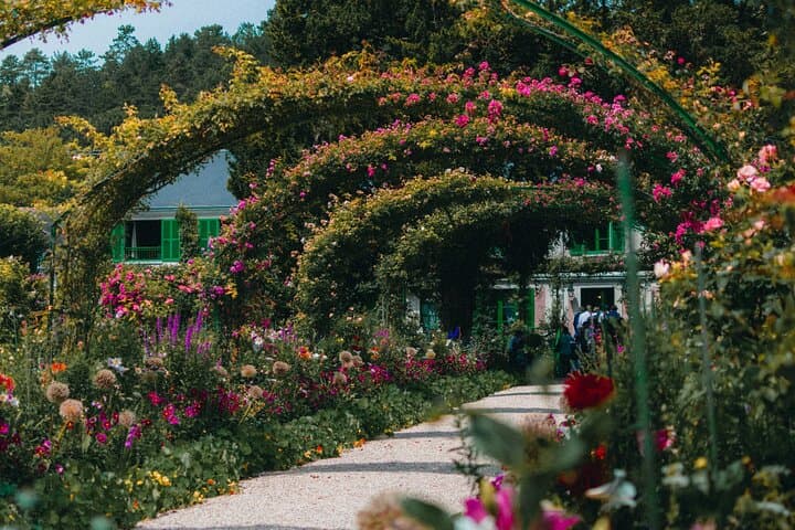 Gardens and Grandeur Day Trip to Giverny, Versailles & Trianon