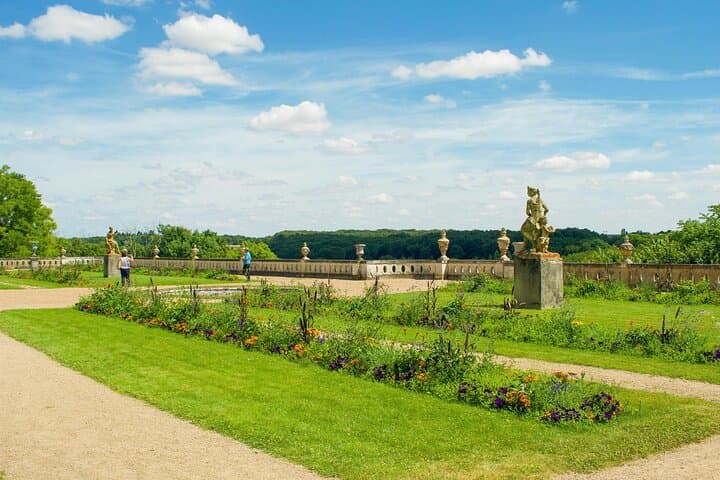 Fontainebleau Palace Tour from Paris with Transfer