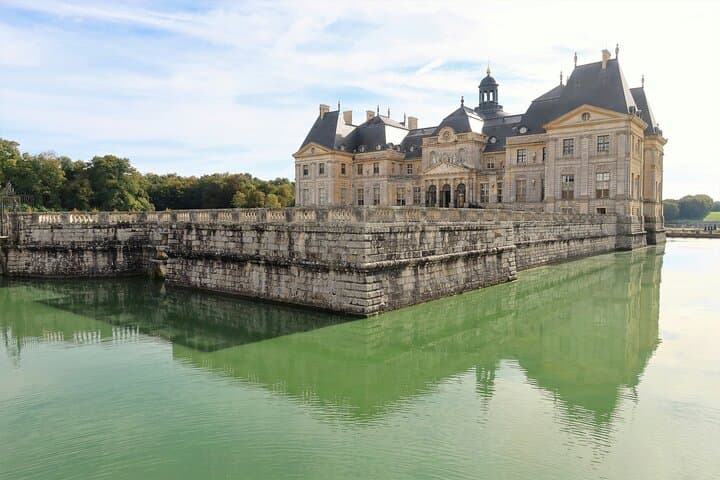 Private Day Trip: Vaux-le-Vicomte from Paris with Transfer