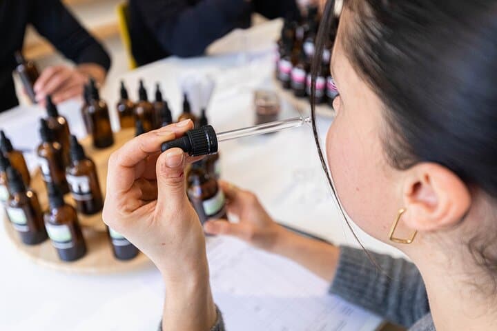 Perfume creation workshop in Bordeaux Center