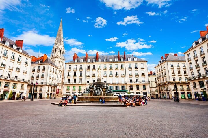 Kid-Friendly Nantes City Wonders Private Guided Tour for Families