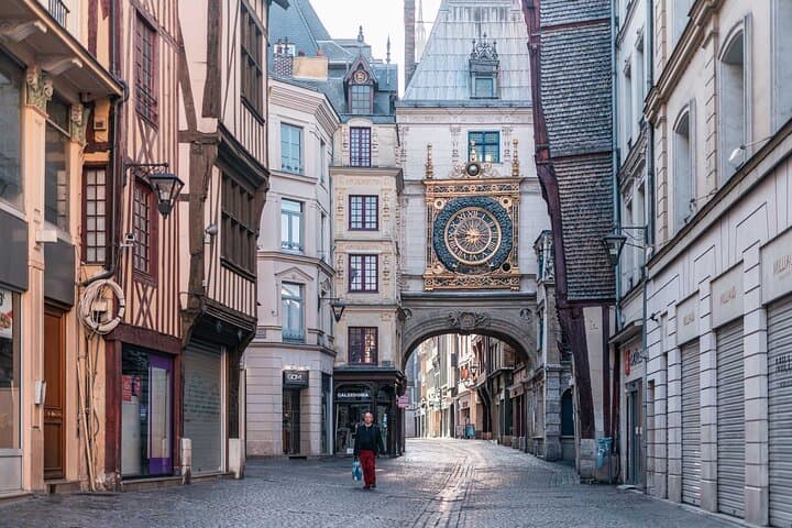 Private Giverny, Rouen and Honfleur Tour from Paris