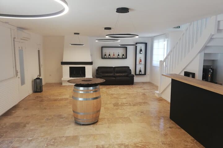 tasting room