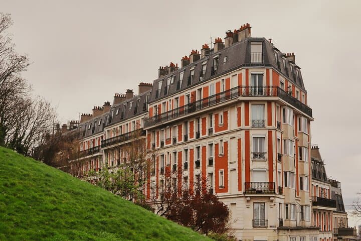 Montmartre: Private Guided Tour of Paris' Artistic Heart