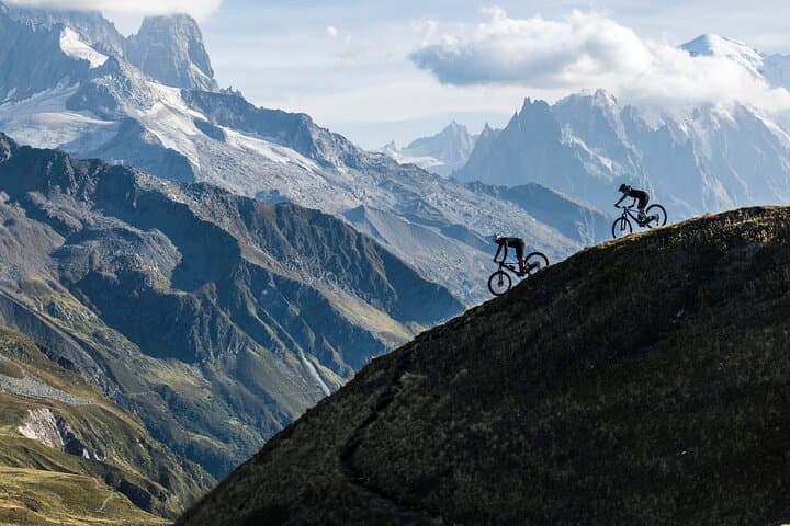 Guided electric mountain bike tour — Chamonix → Courmayeur (Italy)