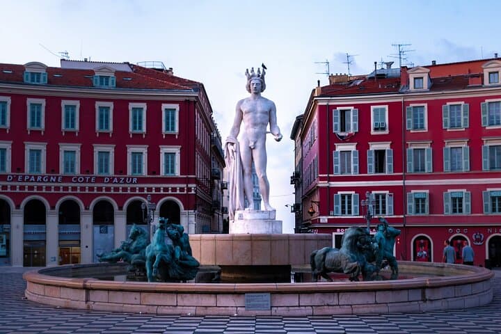 Nice Noir 2 Hours Private Guided Walking Tour