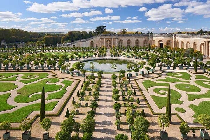 Giverny and Versailles Full Day Private Tour from Paris