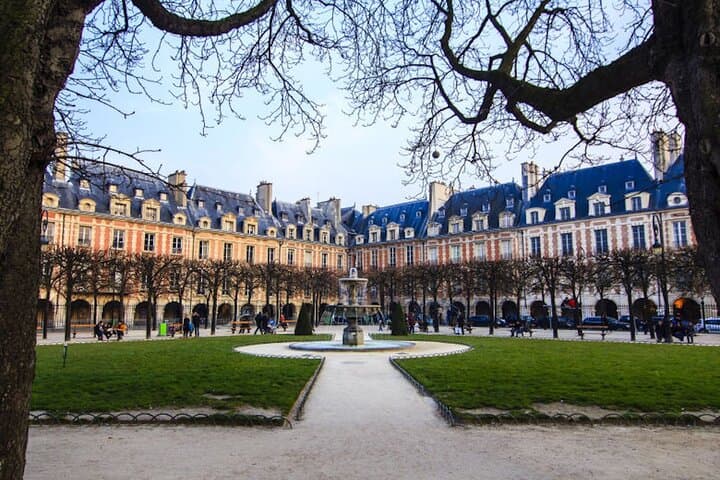 Private Italian Tour of Paris : Centre/Montmartre/other