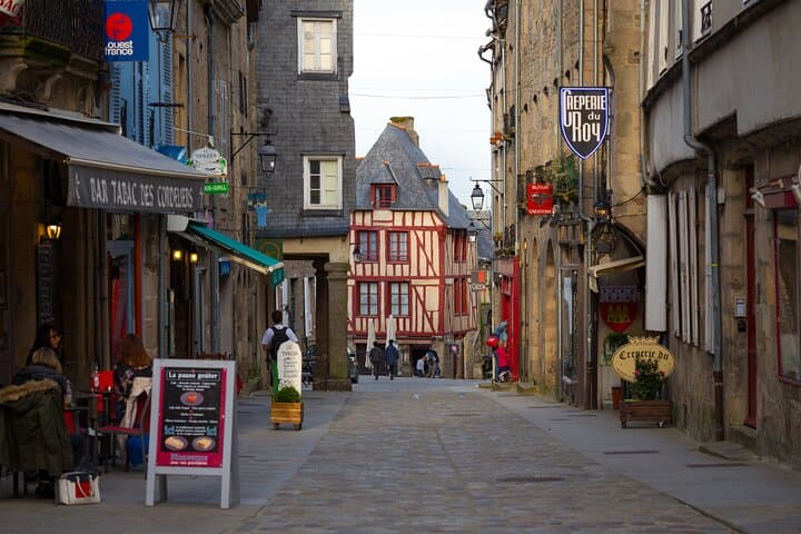 Small Group Day Trip to Mont Saint Michel with Luxury Van