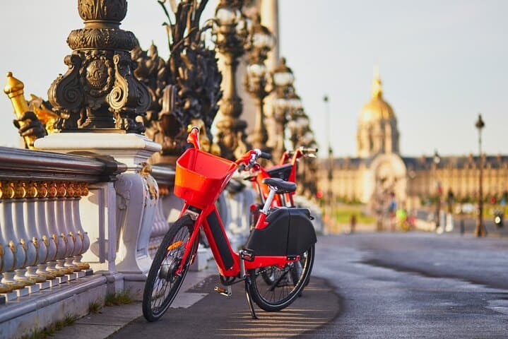 Paris: Bike tour Highlights in Paris SEMI PRIVATE