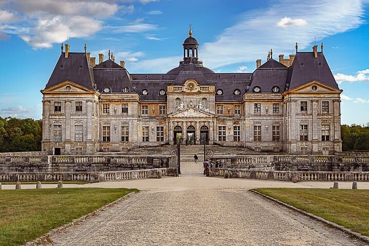 Fontainebleau and Vaux-le-Vicomte Private Tour from Paris