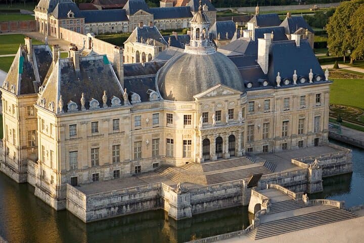 Fontainebleau and Vaux-le-Vicomte Private Tour from Paris